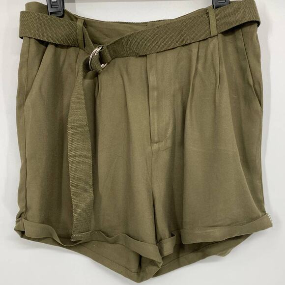 Shinestar Women's Olive Green Casual Belted Flowy Cuffed Shorts NEW Large - Picture 1 of 9